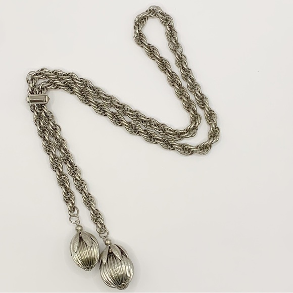 Vintage Jewelry - Vintage silver tone lariat statement necklace with kumquat pendants chunky chain